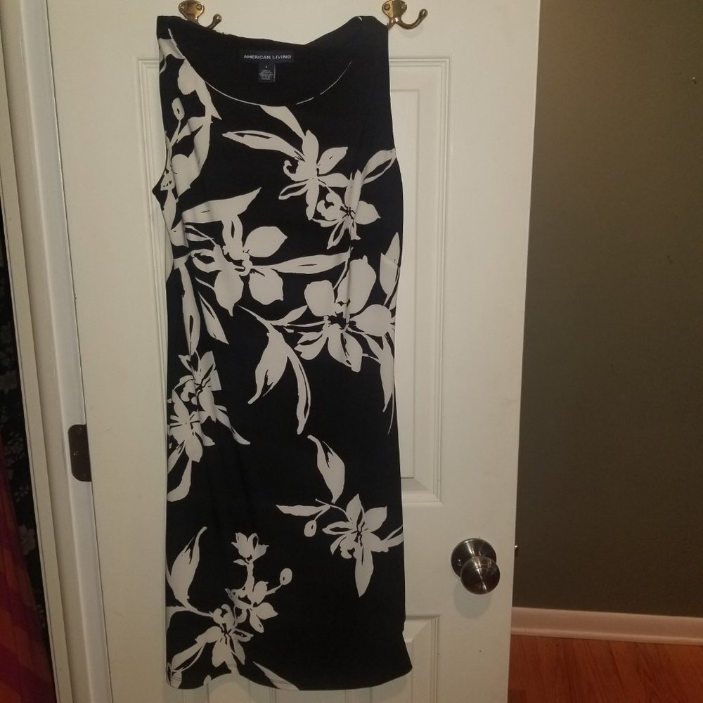 American Living Sleeveless Floral A-Line Black & White Dress Size 2